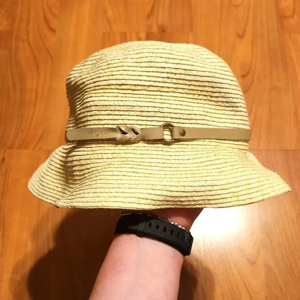 Nine West Tan Summer Bucket Hat || 8in GUC